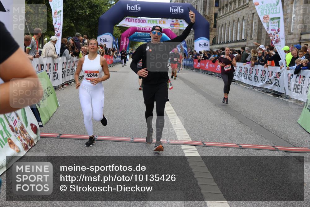 06.09.2026 - CURREX Alsterlauf Strokosch-Dieckow http://msf.ph/oto/10135426 06.09.2026 10:10:01 Ziel 2467, 3163, 3213, 3326, 4242, 4244, 4507, 5733 meine-sportfotos.de