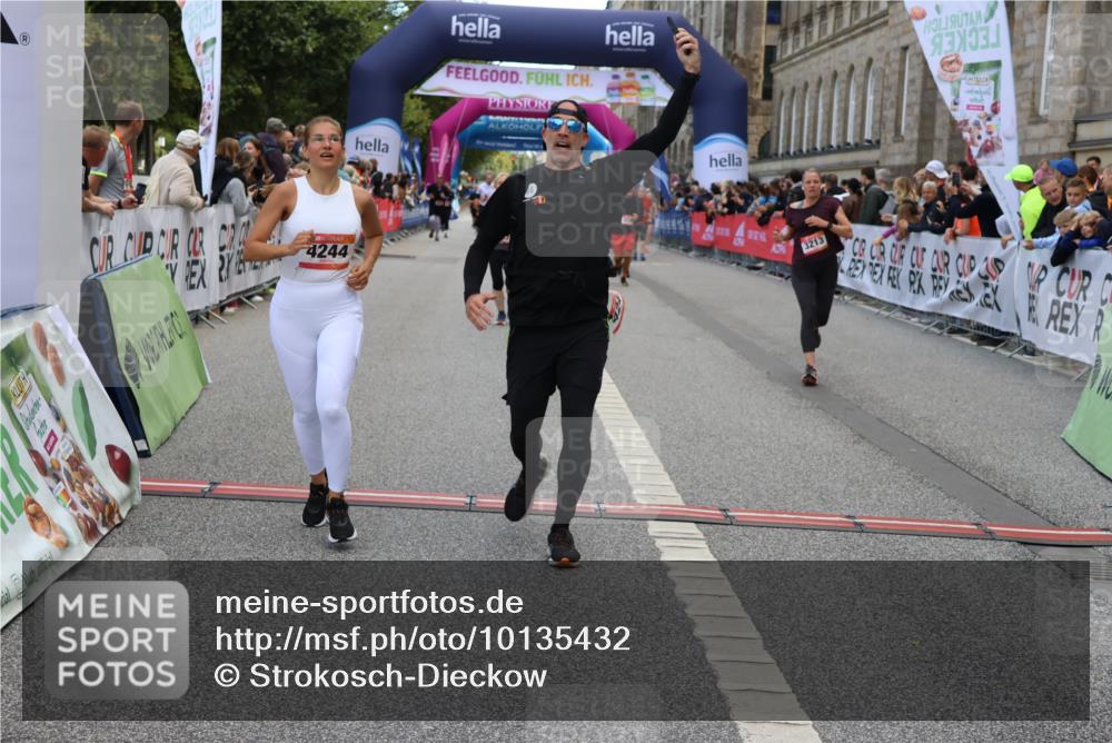 06.09.2026 - CURREX Alsterlauf Strokosch-Dieckow http://msf.ph/oto/10135432 06.09.2026 10:10:01 Ziel 2467, 3163, 3213, 3326, 4242, 4244, 4507, 5733 meine-sportfotos.de