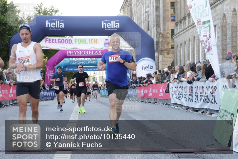 06.09.2026 - CURREX Alsterlauf Yannick Fuchs http://msf.ph/oto/10135440 06.09.2026 09:43:54 Ziel 2198, 2398, 2760, 3269, 3646, 3960, 5062, 5348, 5680, 5873, 5874, 6004 meine-sportfotos.de