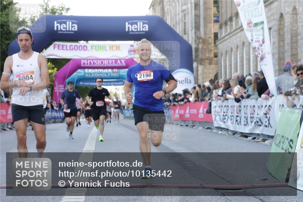 06.09.2026 - CURREX Alsterlauf Yannick Fuchs http://msf.ph/oto/10135442 06.09.2026 09:43:54 Ziel 2198, 2398, 2760, 3269, 3646, 3960, 5062, 5348, 5680, 5873, 5874, 6004 meine-sportfotos.de