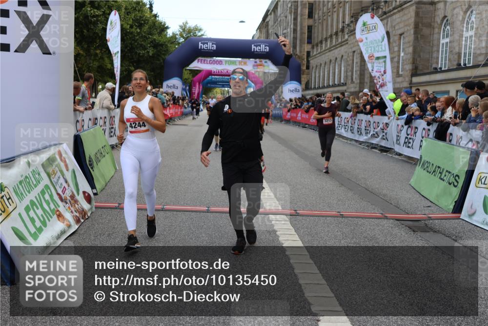 06.09.2026 - CURREX Alsterlauf Strokosch-Dieckow http://msf.ph/oto/10135450 06.09.2026 10:10:01 Ziel 2467, 3163, 3213, 3326, 4242, 4244, 4507, 5733 meine-sportfotos.de