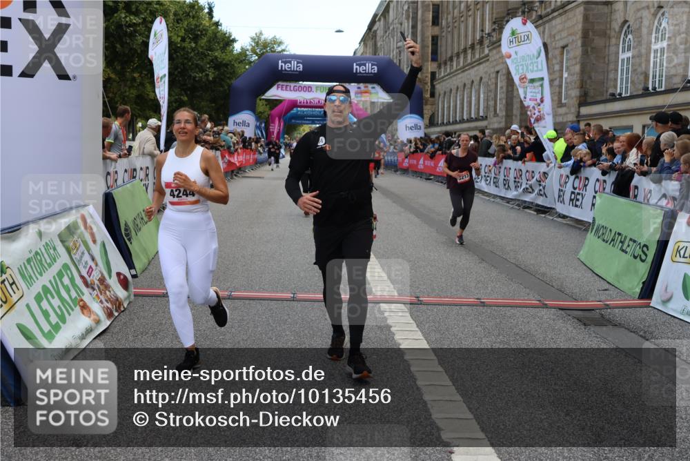 06.09.2026 - CURREX Alsterlauf Strokosch-Dieckow http://msf.ph/oto/10135456 06.09.2026 10:10:01 Ziel 2467, 3163, 3213, 3326, 4242, 4244, 4507, 5733 meine-sportfotos.de
