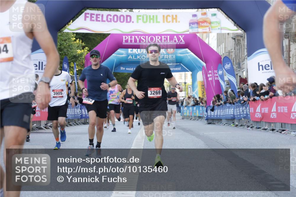 06.09.2026 - CURREX Alsterlauf Yannick Fuchs http://msf.ph/oto/10135460 06.09.2026 09:43:56 Ziel 2198, 2398, 3269, 3646, 3905, 3960, 5062, 5348, 5680, 5873, 5874, 6004, 6102 meine-sportfotos.de