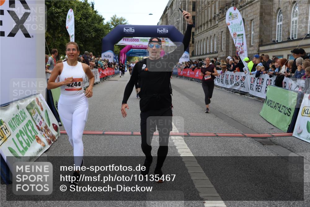06.09.2026 - CURREX Alsterlauf Strokosch-Dieckow http://msf.ph/oto/10135467 06.09.2026 10:10:02 Ziel 2467, 3163, 3213, 4242, 4244, 4248, 4252, 4507, 5733 meine-sportfotos.de