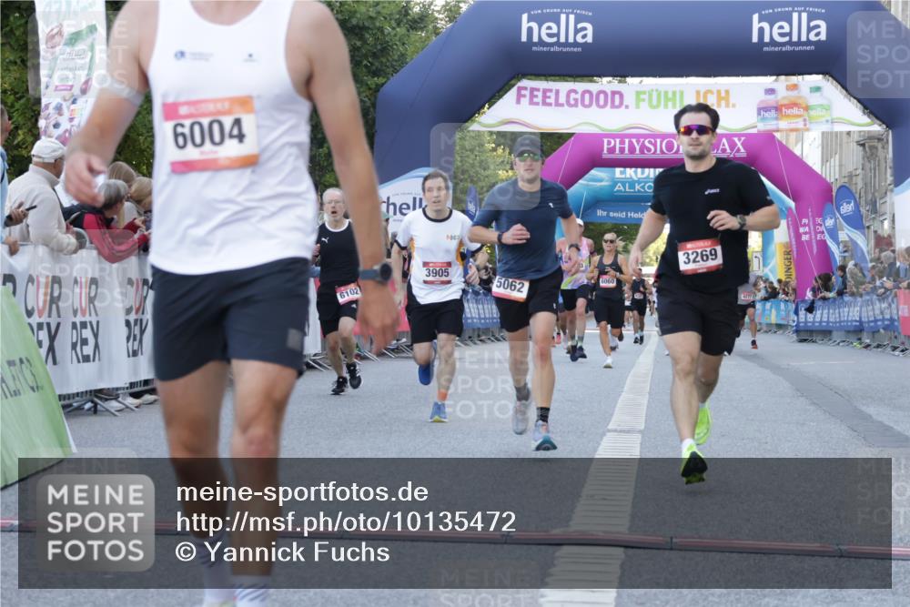 06.09.2026 - CURREX Alsterlauf Yannick Fuchs http://msf.ph/oto/10135472 06.09.2026 09:43:57 Ziel 2198, 2398, 3269, 3646, 3905, 3960, 5062, 5348, 5680, 6004, 6102 meine-sportfotos.de