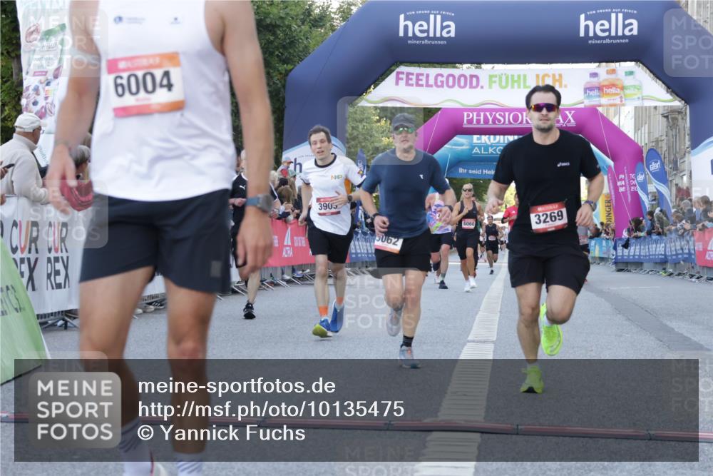 06.09.2026 - CURREX Alsterlauf Yannick Fuchs http://msf.ph/oto/10135475 06.09.2026 09:43:57 Ziel 2198, 2398, 3269, 3646, 3905, 3960, 5062, 5348, 5680, 6004, 6102 meine-sportfotos.de