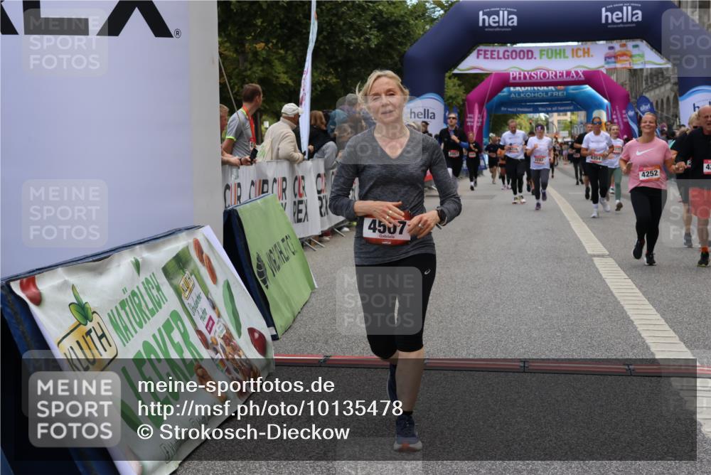 06.09.2026 - CURREX Alsterlauf Strokosch-Dieckow http://msf.ph/oto/10135478 06.09.2026 10:10:05 Ziel 2057, 2607, 2634, 3163, 3213, 3277, 3283, 4242, 4244, 4248, 4252, 4507, 5733 meine-sportfotos.de