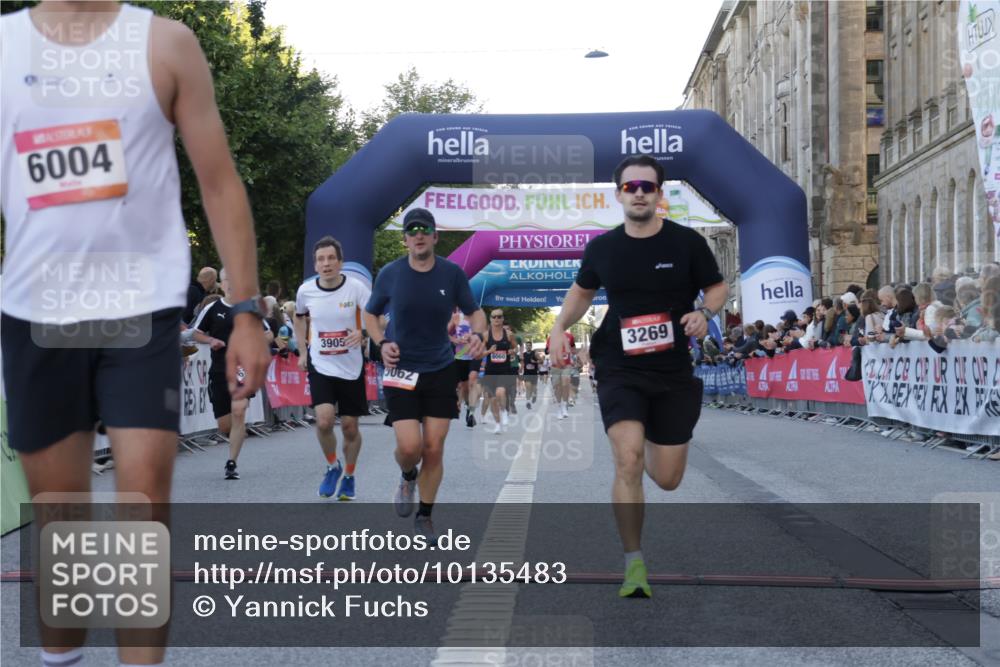 06.09.2026 - CURREX Alsterlauf Yannick Fuchs http://msf.ph/oto/10135483 06.09.2026 09:43:57 Ziel 2198, 2398, 3269, 3646, 3905, 3960, 5062, 5348, 5680, 6004, 6102 meine-sportfotos.de
