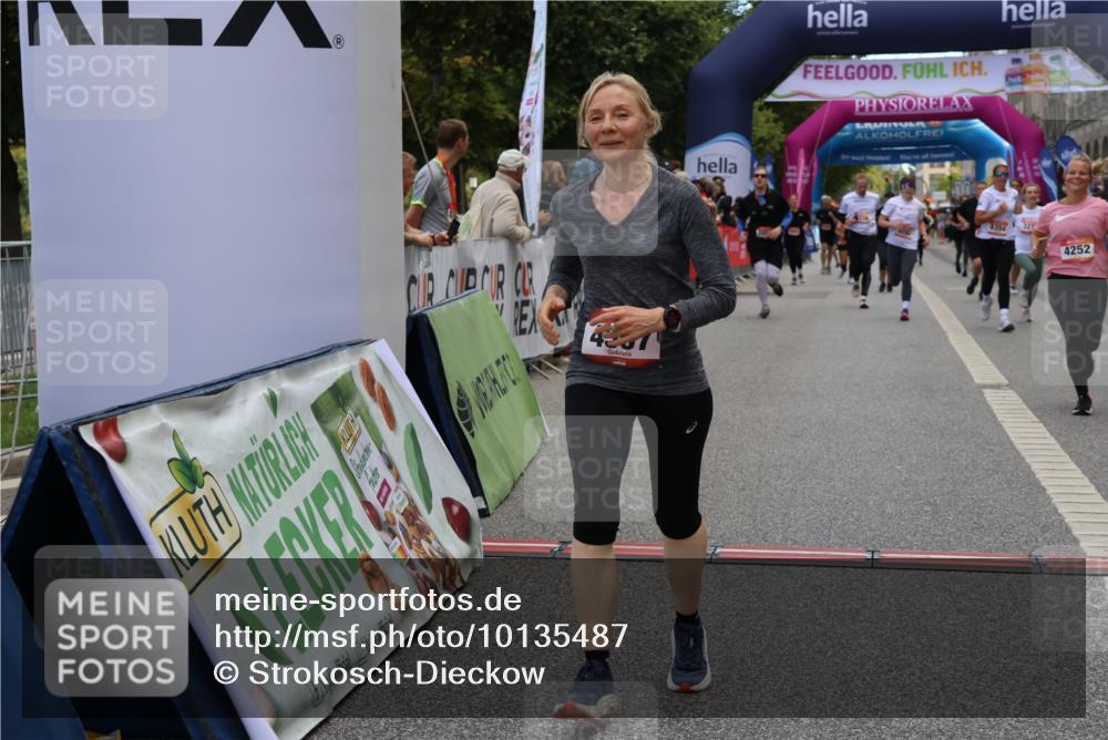 06.09.2026 - CURREX Alsterlauf Strokosch-Dieckow http://msf.ph/oto/10135487 06.09.2026 10:10:06 Ziel 2057, 2607, 2634, 3163, 3213, 3277, 3283, 4242, 4244, 4248, 4252, 4507, 6354, 8072, 8115 meine-sportfotos.de