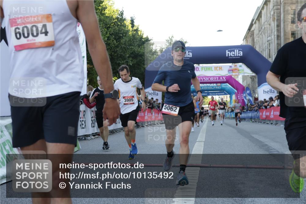06.09.2026 - CURREX Alsterlauf Yannick Fuchs http://msf.ph/oto/10135492 06.09.2026 09:43:58 Ziel 2198, 3269, 3646, 3905, 3960, 5062, 5348, 6004, 6060, 6102 meine-sportfotos.de