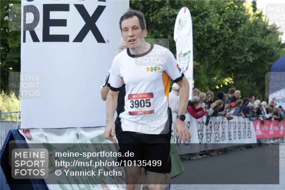 06.09.2026 - CURREX Alsterlauf Yannick Fuchs http://msf.ph/oto/10135499 06.09.2026 09:44:00 Ziel 2198, 3269, 3905, 3960, 4277, 4893, 5062, 5402, 6004, 6060, 6102 meine-sportfotos.de