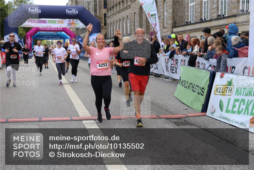06.09.2026 - CURREX Alsterlauf Strokosch-Dieckow http://msf.ph/oto/10135502 06.09.2026 10:10:08 Ziel 2057, 2607, 2634, 3213, 3277, 3283, 4195, 4246, 4248, 4252, 4507, 4710, 6338, 6354, 8072, 8115, 8149 meine-sportfotos.de
