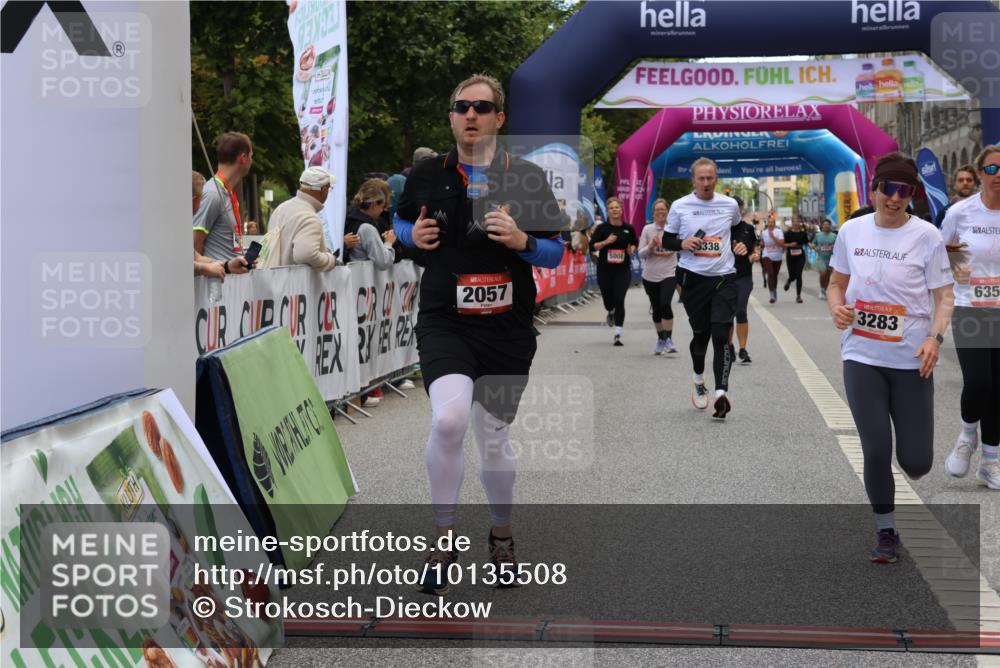 06.09.2026 - CURREX Alsterlauf Strokosch-Dieckow http://msf.ph/oto/10135508 06.09.2026 10:10:09 Ziel 2057, 2607, 2634, 3213, 3277, 3283, 4195, 4246, 4248, 4252, 4507, 4710, 6338, 6354, 8072, 8115, 8149, 8241 meine-sportfotos.de