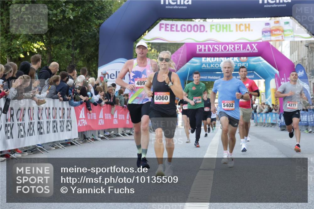 06.09.2026 - CURREX Alsterlauf Yannick Fuchs http://msf.ph/oto/10135509 06.09.2026 09:44:01 Ziel 2198, 3269, 3905, 3960, 3994, 4277, 4893, 5062, 5402, 6004, 6060, 6102 meine-sportfotos.de