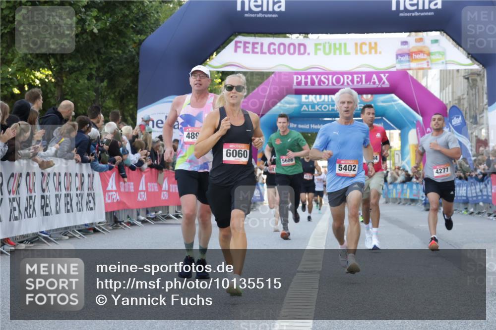 06.09.2026 - CURREX Alsterlauf Yannick Fuchs http://msf.ph/oto/10135515 06.09.2026 09:44:01 Ziel 2198, 3269, 3905, 3960, 3994, 4277, 4893, 5062, 5402, 6004, 6060, 6102 meine-sportfotos.de
