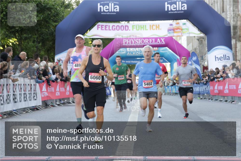 06.09.2026 - CURREX Alsterlauf Yannick Fuchs http://msf.ph/oto/10135518 06.09.2026 09:44:02 Ziel 2198, 3269, 3905, 3960, 3994, 4277, 4893, 5062, 5168, 5402, 5606, 6004, 6060, 6102 meine-sportfotos.de