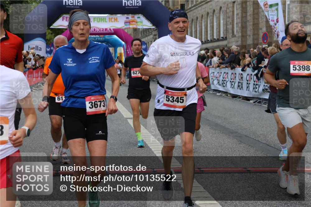06.09.2026 - CURREX Alsterlauf Strokosch-Dieckow http://msf.ph/oto/10135522 06.09.2026 09:57:21 Ziel 2311, 2316, 2900, 3349, 3673, 3881, 3978, 5345, 5398, 6119, 6279, 6396, 8093, 8198, 8281 meine-sportfotos.de