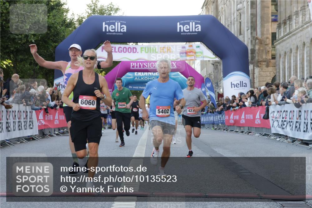 06.09.2026 - CURREX Alsterlauf Yannick Fuchs http://msf.ph/oto/10135523 06.09.2026 09:44:02 Ziel 2198, 3269, 3905, 3960, 3994, 4277, 4893, 5062, 5168, 5402, 5606, 6004, 6060, 6102 meine-sportfotos.de
