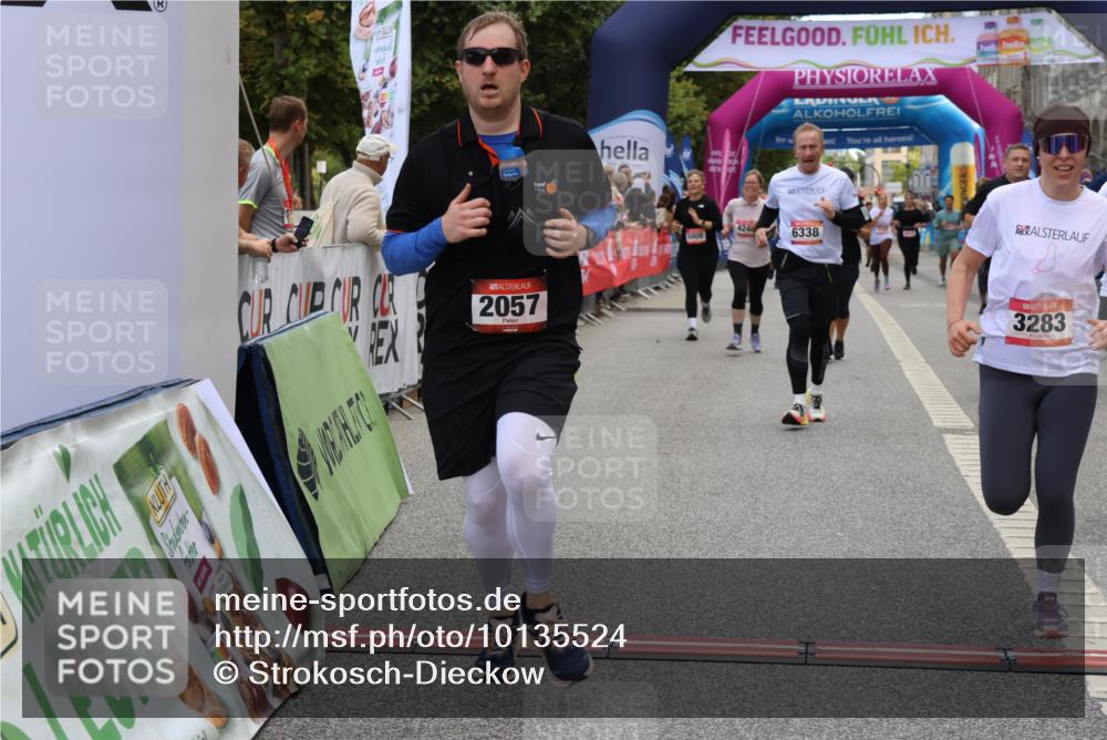 06.09.2026 - CURREX Alsterlauf Strokosch-Dieckow http://msf.ph/oto/10135524 06.09.2026 10:10:10 Ziel 2057, 2607, 2634, 2747, 3277, 3283, 4195, 4246, 4248, 4252, 4507, 4710, 5008, 6338, 6354, 8072, 8115, 8149, 8241 meine-sportfotos.de