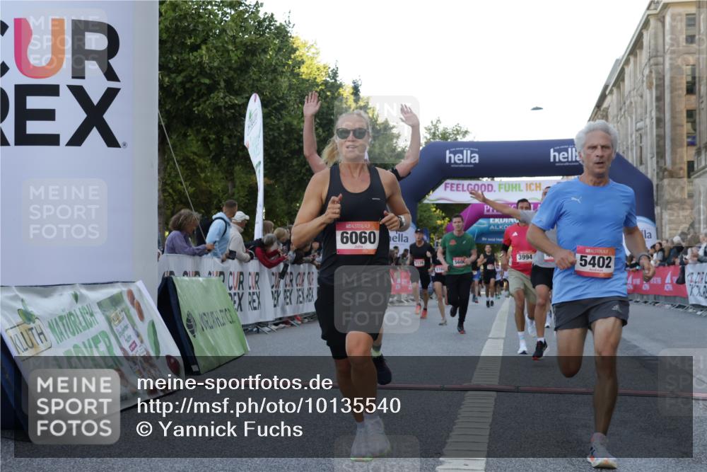 06.09.2026 - CURREX Alsterlauf Yannick Fuchs http://msf.ph/oto/10135540 06.09.2026 09:44:03 Ziel 2139, 2198, 2250, 2723, 3269, 3702, 3905, 3994, 4277, 4893, 5062, 5168, 5402, 5606, 6060, 6102 meine-sportfotos.de