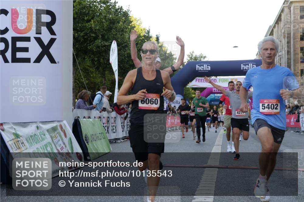06.09.2026 - CURREX Alsterlauf Yannick Fuchs http://msf.ph/oto/10135543 06.09.2026 09:44:03 Ziel 2139, 2198, 2250, 2723, 3269, 3702, 3905, 3994, 4277, 4893, 5062, 5168, 5402, 5606, 6060, 6102 meine-sportfotos.de