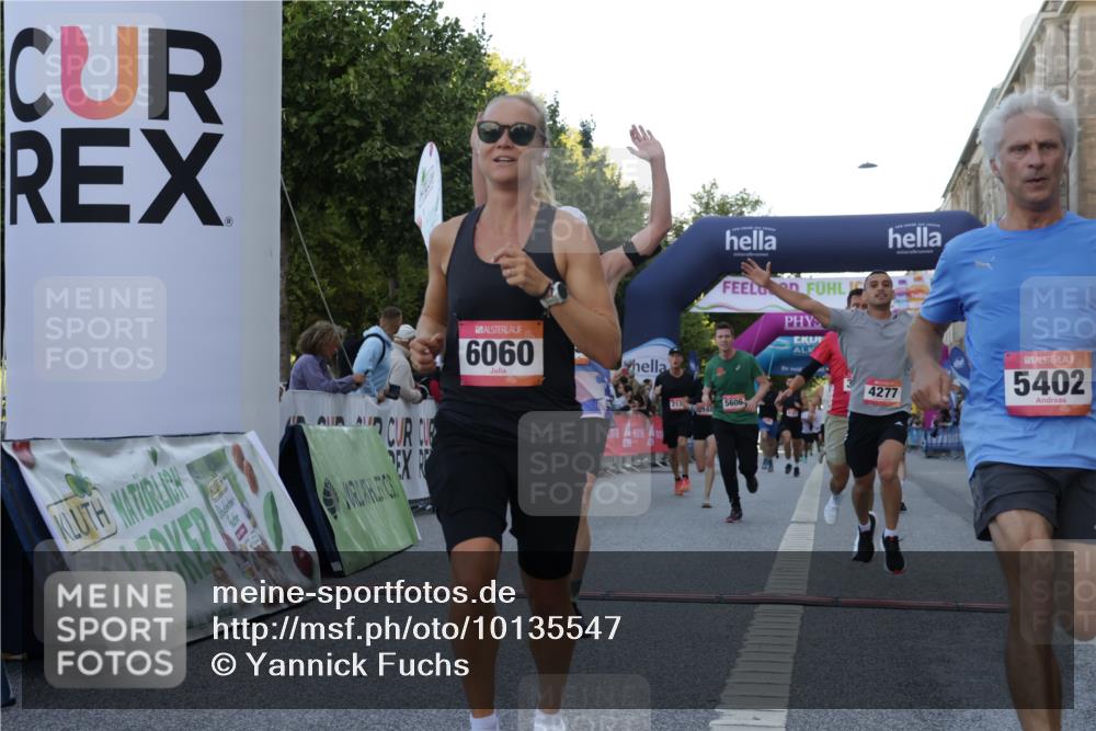 06.09.2026 - CURREX Alsterlauf Yannick Fuchs http://msf.ph/oto/10135547 06.09.2026 09:44:04 Ziel 2139, 2250, 2723, 3269, 3702, 3905, 3994, 4277, 4893, 5062, 5168, 5402, 5606, 6060, 6102 meine-sportfotos.de