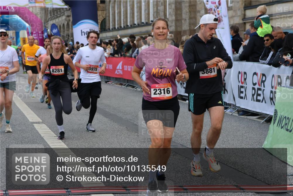06.09.2026 - CURREX Alsterlauf Strokosch-Dieckow http://msf.ph/oto/10135549 06.09.2026 09:57:26 Ziel 2316, 2900, 2966, 3236, 3673, 3881, 3914, 3978, 4641, 4859, 5345, 5398, 5463, 5510, 5978, 6119, 6279, 8029, 8093, 8198, 8281 meine-sportfotos.de