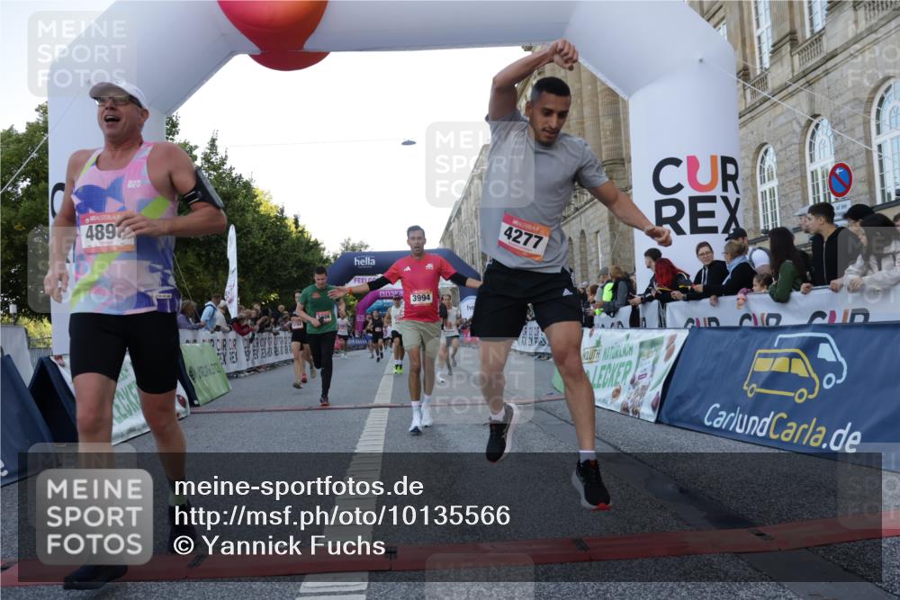 06.09.2026 - CURREX Alsterlauf Yannick Fuchs http://msf.ph/oto/10135566 06.09.2026 09:44:05 Ziel 2139, 2250, 2723, 3269, 3702, 3905, 3994, 4157, 4277, 4893, 5062, 5168, 5402, 5606, 6060, 6102 meine-sportfotos.de