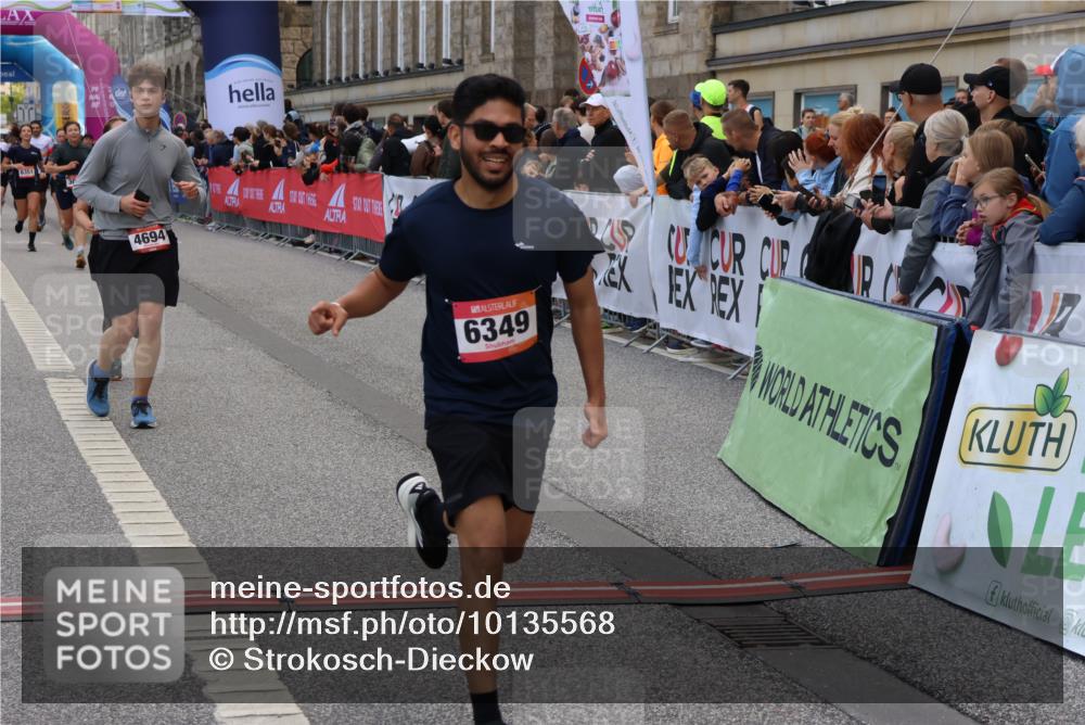 06.09.2026 - CURREX Alsterlauf Strokosch-Dieckow http://msf.ph/oto/10135568 06.09.2026 10:10:28 Ziel 3077, 4144, 4239, 4402, 4694, 4816, 4855, 6165, 6349 meine-sportfotos.de