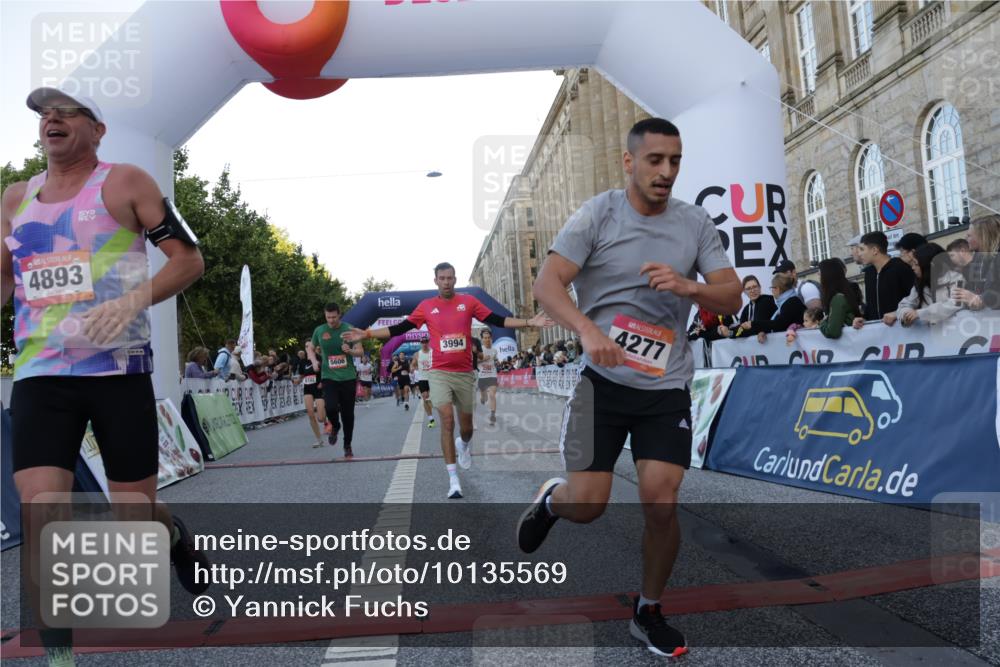 06.09.2026 - CURREX Alsterlauf Yannick Fuchs http://msf.ph/oto/10135569 06.09.2026 09:44:05 Ziel 2139, 2250, 2723, 3269, 3702, 3905, 3994, 4157, 4277, 4893, 5062, 5168, 5402, 5606, 6060, 6102 meine-sportfotos.de