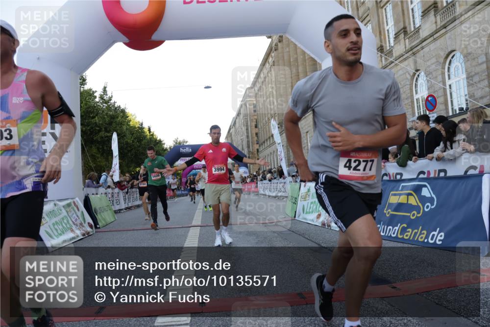 06.09.2026 - CURREX Alsterlauf Yannick Fuchs http://msf.ph/oto/10135571 06.09.2026 09:44:06 Ziel 2139, 2250, 2723, 3702, 3905, 3994, 4157, 4277, 4893, 5062, 5114, 5168, 5402, 5606, 6060, 6102, 8328 meine-sportfotos.de