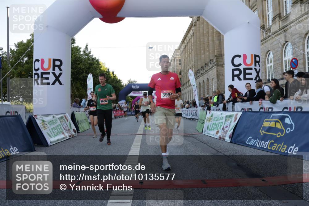 06.09.2026 - CURREX Alsterlauf Yannick Fuchs http://msf.ph/oto/10135577 06.09.2026 09:44:06 Ziel 2139, 2250, 2723, 3702, 3905, 3994, 4157, 4277, 4893, 5062, 5114, 5168, 5402, 5606, 6060, 6102, 8328 meine-sportfotos.de