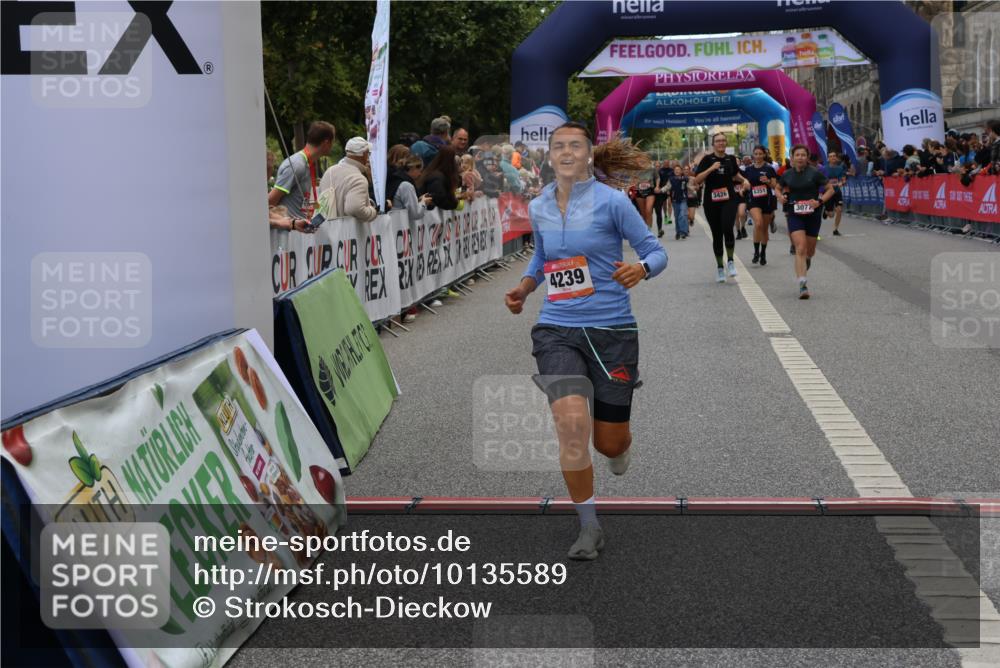 06.09.2026 - CURREX Alsterlauf Strokosch-Dieckow http://msf.ph/oto/10135589 06.09.2026 10:10:30 Ziel 3077, 3426, 4144, 4239, 4694, 6165, 6349 meine-sportfotos.de