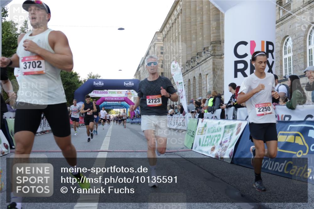 06.09.2026 - CURREX Alsterlauf Yannick Fuchs http://msf.ph/oto/10135591 06.09.2026 09:44:08 Ziel 2139, 2250, 2723, 3702, 3994, 4157, 4277, 4893, 5114, 5168, 5402, 5606, 6060, 8127, 8328 meine-sportfotos.de