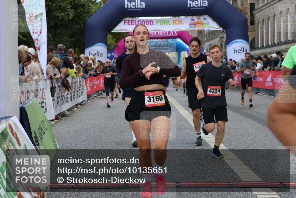 06.09.2026 - CURREX Alsterlauf Strokosch-Dieckow http://msf.ph/oto/10135651 06.09.2026 09:57:33 Ziel 2806, 2966, 3160, 3236, 3559, 3881, 3914, 4213, 4224, 4641, 4682, 4859, 5107, 5215, 5463, 5510, 5775, 5978, 6020, 6042, 6365, 8029, 8281 meine-sportfotos.de