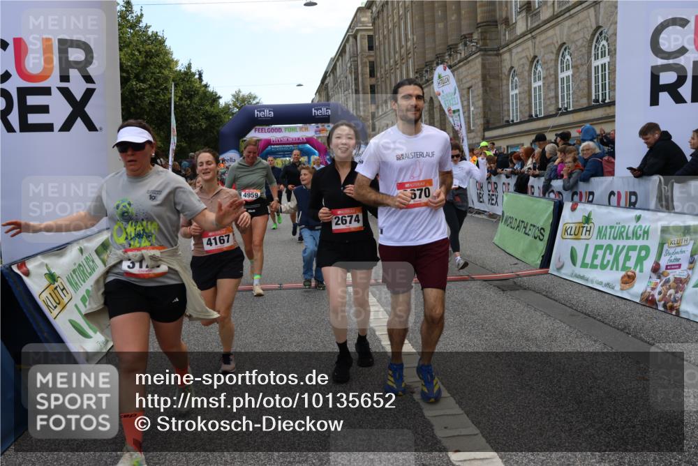 06.09.2026 - CURREX Alsterlauf Strokosch-Dieckow http://msf.ph/oto/10135652 06.09.2026 10:10:42 Ziel 2058, 2509, 2589, 2670, 2674, 3127, 3278, 3345, 3649, 3930, 4066, 4077, 4167, 4211, 4238, 4697, 4959, 5356, 6220, 6351 meine-sportfotos.de