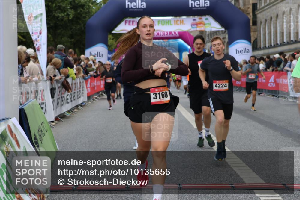 06.09.2026 - CURREX Alsterlauf Strokosch-Dieckow http://msf.ph/oto/10135656 06.09.2026 09:57:34 Ziel 2242, 2806, 2966, 3097, 3160, 3236, 3514, 3559, 3914, 4213, 4224, 4641, 4682, 4859, 5107, 5215, 5463, 5510, 5775, 5978, 6020, 6042, 6365, 8029 meine-sportfotos.de