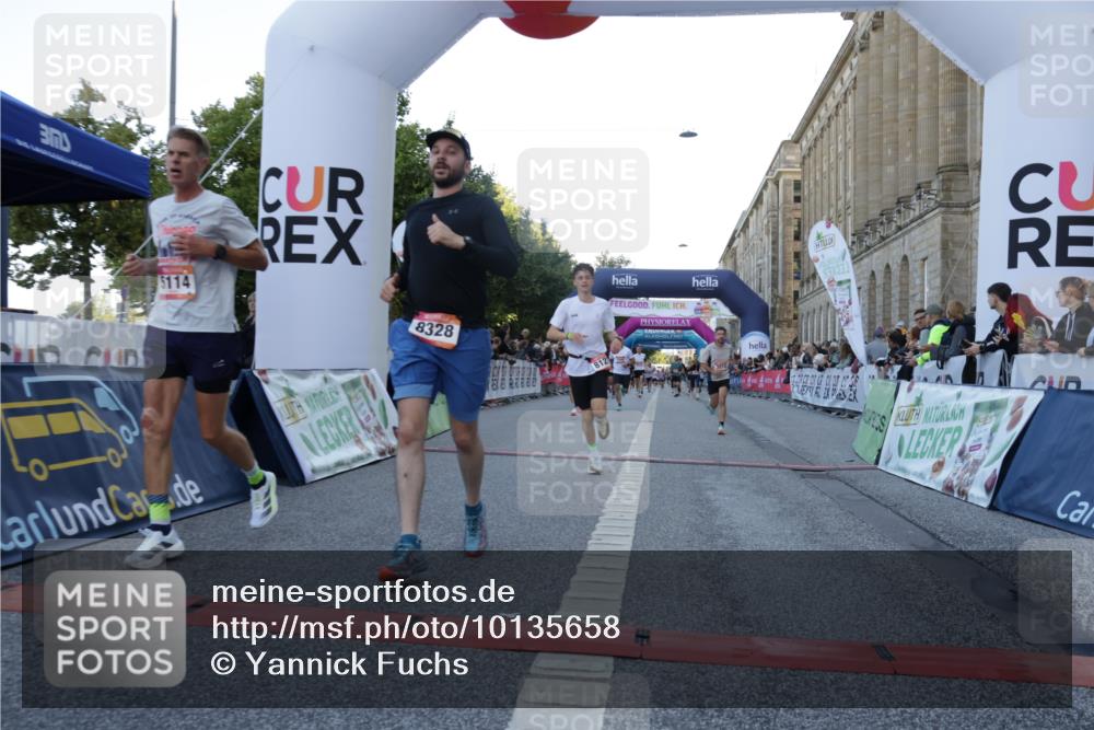 06.09.2026 - CURREX Alsterlauf Yannick Fuchs http://msf.ph/oto/10135658 06.09.2026 09:44:12 Ziel 2139, 2250, 2699, 2723, 3010, 3702, 3994, 4157, 4277, 5114, 5168, 5530, 5606, 8127, 8328 meine-sportfotos.de