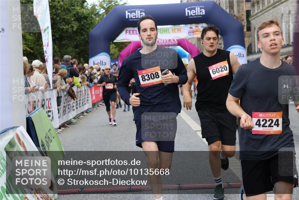 06.09.2026 - CURREX Alsterlauf Strokosch-Dieckow http://msf.ph/oto/10135668 06.09.2026 09:57:35 Ziel 2242, 2806, 2966, 3097, 3160, 3236, 3442, 3514, 3559, 3914, 4213, 4224, 4641, 4682, 4859, 5107, 5215, 5463, 5510, 5775, 6020, 6042, 6078, 6365, 8029 meine-sportfotos.de