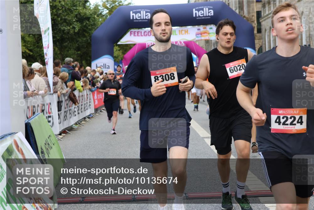 06.09.2026 - CURREX Alsterlauf Strokosch-Dieckow http://msf.ph/oto/10135674 06.09.2026 09:57:35 Ziel 2242, 2806, 2966, 3097, 3160, 3236, 3442, 3514, 3559, 3914, 4213, 4224, 4641, 4682, 4859, 5107, 5215, 5463, 5510, 5775, 6020, 6042, 6078, 6365, 8029 meine-sportfotos.de