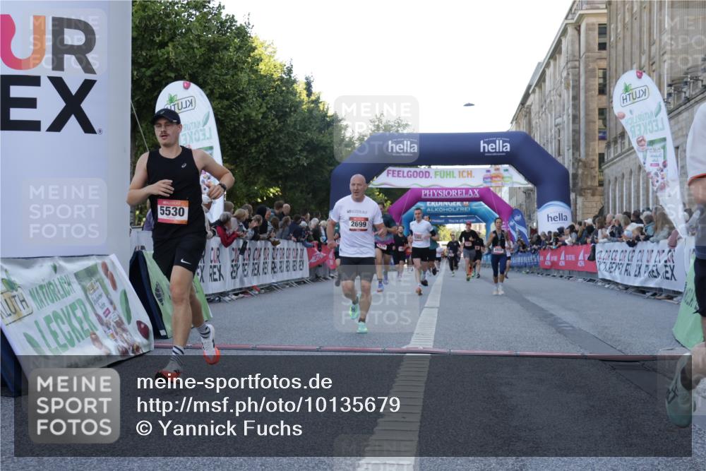 06.09.2026 - CURREX Alsterlauf Yannick Fuchs http://msf.ph/oto/10135679 06.09.2026 09:44:14 Ziel 2139, 2250, 2699, 2723, 3010, 3331, 3702, 4157, 4838, 4928, 5114, 5168, 5530, 5606, 5722, 8127, 8302, 8328 meine-sportfotos.de