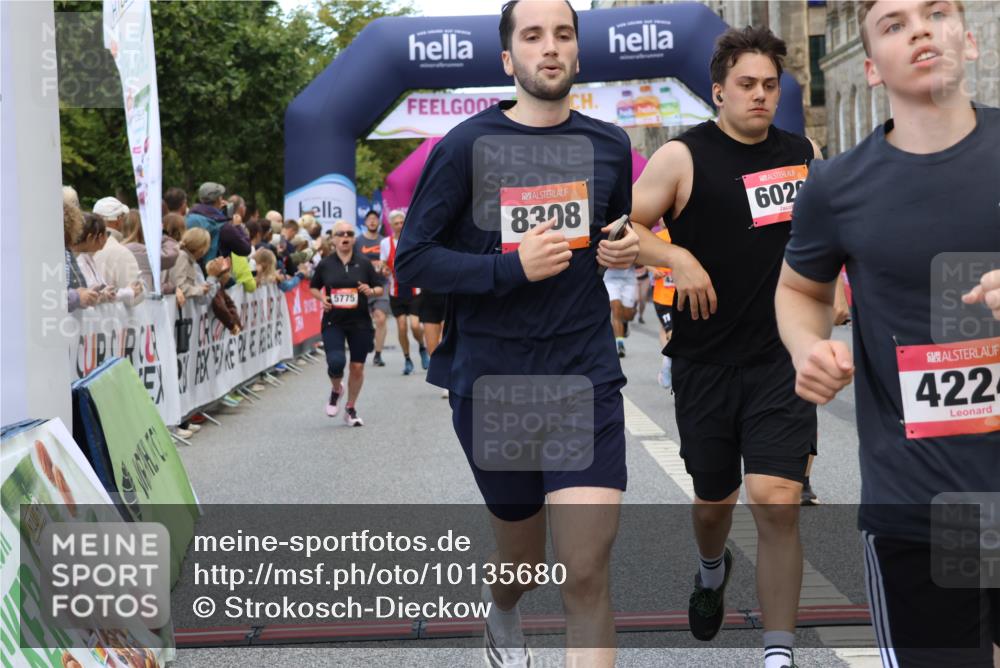 06.09.2026 - CURREX Alsterlauf Strokosch-Dieckow http://msf.ph/oto/10135680 06.09.2026 09:57:35 Ziel 2242, 2806, 2966, 3097, 3160, 3236, 3442, 3514, 3559, 3914, 4213, 4224, 4641, 4682, 4859, 5107, 5215, 5463, 5510, 5775, 6020, 6042, 6078, 6365, 8029 meine-sportfotos.de