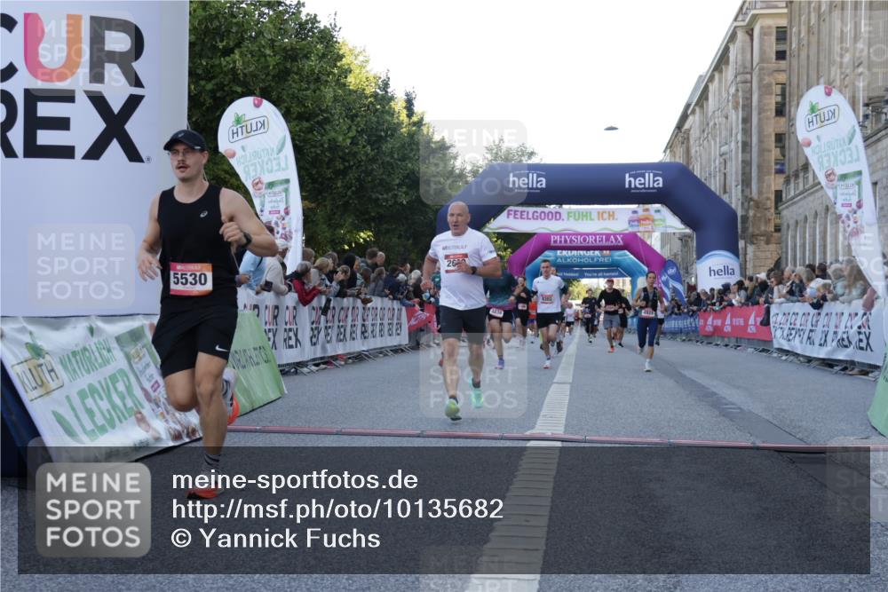 06.09.2026 - CURREX Alsterlauf Yannick Fuchs http://msf.ph/oto/10135682 06.09.2026 09:44:15 Ziel 2139, 2250, 2699, 2723, 3010, 3331, 3702, 4157, 4838, 4928, 5114, 5530, 5722, 8127, 8302, 8328 meine-sportfotos.de