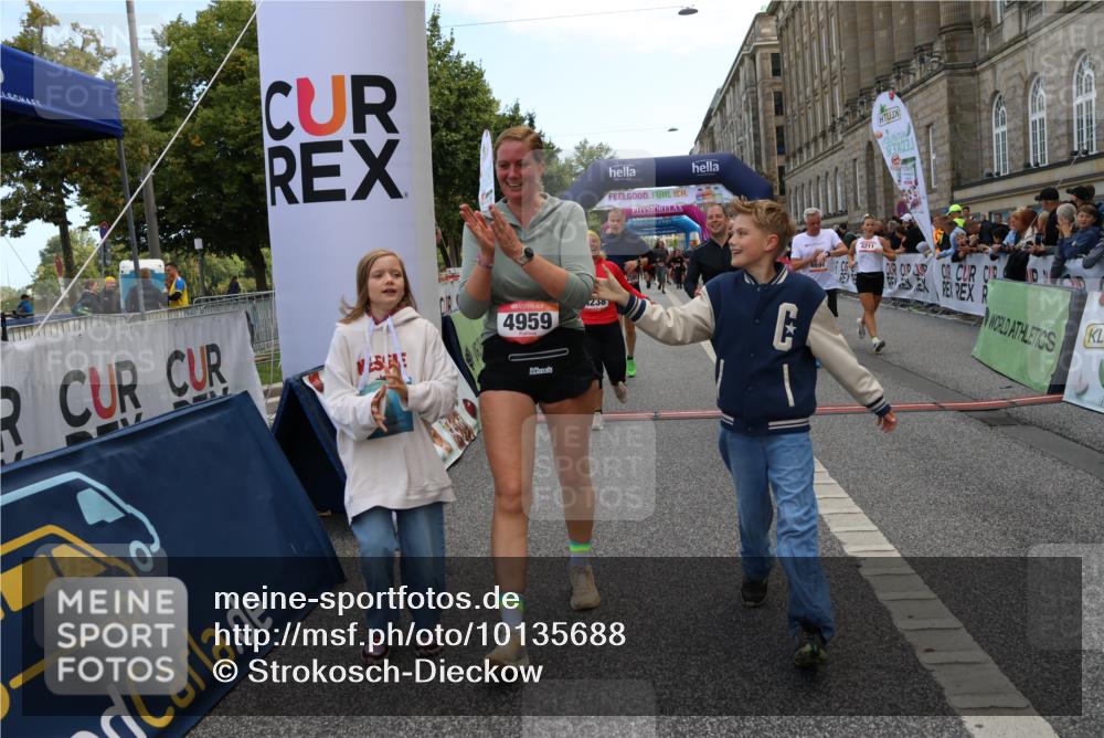 06.09.2026 - CURREX Alsterlauf Strokosch-Dieckow http://msf.ph/oto/10135688 06.09.2026 10:10:44 Ziel 2058, 2509, 2589, 2670, 2674, 2734, 3127, 3278, 3345, 3649, 3930, 4066, 4077, 4167, 4211, 4238, 4697, 4959, 5356, 6220 meine-sportfotos.de