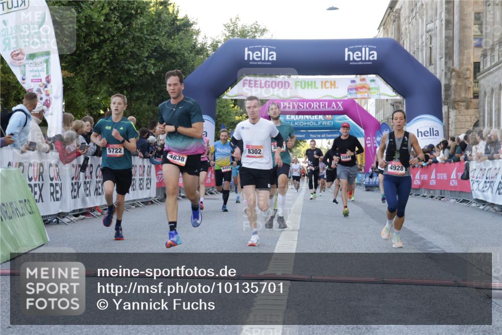 06.09.2026 - CURREX Alsterlauf Yannick Fuchs http://msf.ph/oto/10135701 06.09.2026 09:44:17 Ziel 2186, 2699, 3010, 3331, 3564, 4157, 4838, 4928, 5114, 5530, 5722, 5974, 6484, 6485, 6486, 8127, 8302, 8328 meine-sportfotos.de