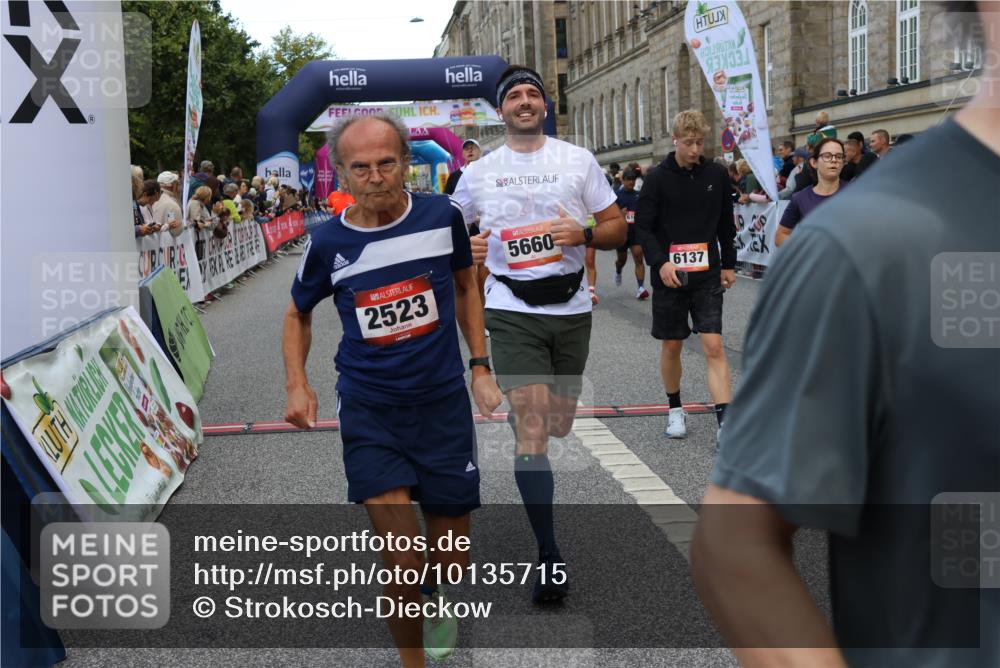 06.09.2026 - CURREX Alsterlauf Strokosch-Dieckow http://msf.ph/oto/10135715 06.09.2026 09:57:48 Ziel 2237, 2288, 2523, 2538, 2663, 2672, 2877, 2932, 2950, 3122, 4334, 4691, 4950, 5111, 5247, 5660, 5736, 5790, 6108, 6137, 6239, 6318, 8231, 8307 meine-sportfotos.de