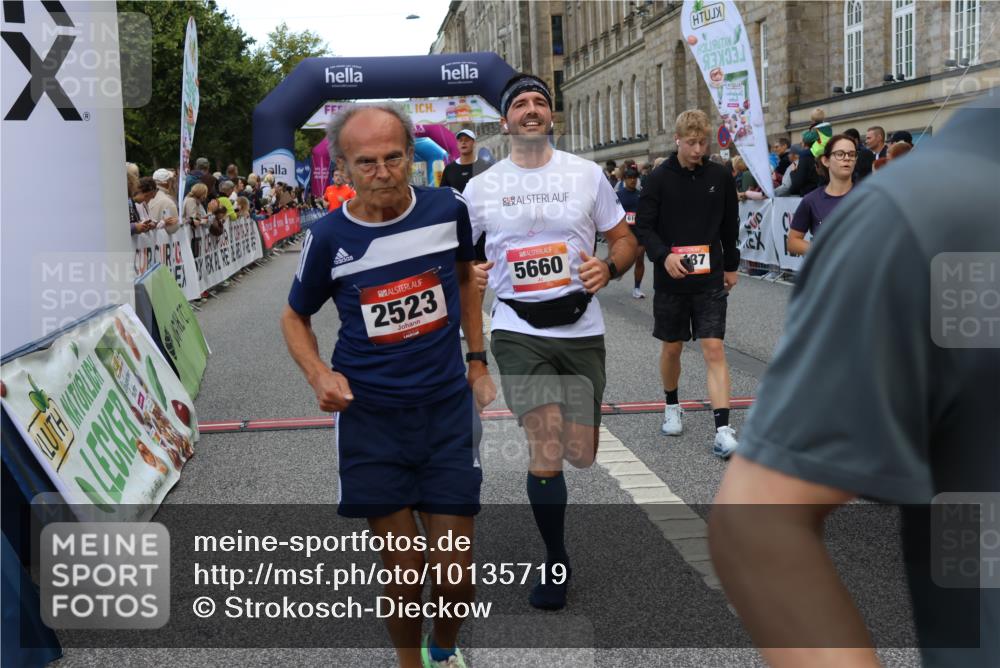 06.09.2026 - CURREX Alsterlauf Strokosch-Dieckow http://msf.ph/oto/10135719 06.09.2026 09:57:48 Ziel 2237, 2288, 2523, 2538, 2663, 2672, 2877, 2932, 2950, 3122, 4334, 4691, 4950, 5111, 5247, 5660, 5736, 5790, 6108, 6137, 6239, 6318, 8231, 8307 meine-sportfotos.de