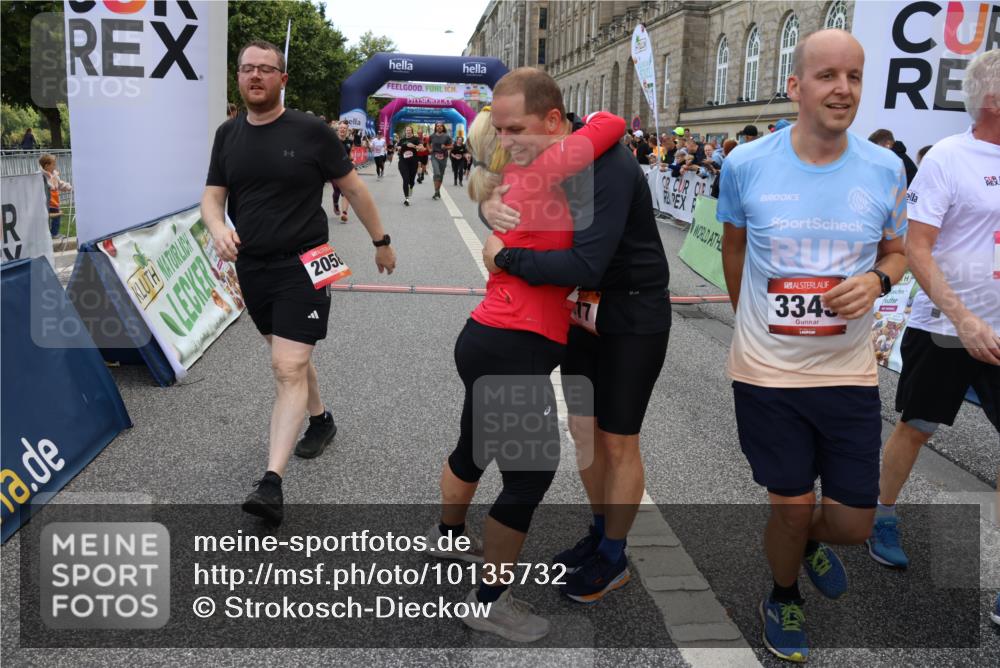 06.09.2026 - CURREX Alsterlauf Strokosch-Dieckow http://msf.ph/oto/10135732 06.09.2026 10:10:48 Ziel 2058, 2365, 2589, 2734, 3345, 3348, 3649, 3840, 3930, 4077, 4167, 4211, 4238, 4697, 4959, 6434 meine-sportfotos.de
