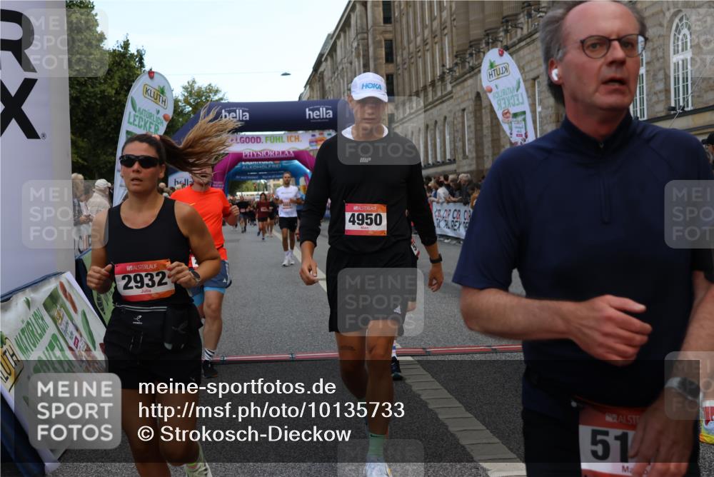 06.09.2026 - CURREX Alsterlauf Strokosch-Dieckow http://msf.ph/oto/10135733 06.09.2026 09:57:51 Ziel 2523, 2663, 2672, 2877, 2932, 2950, 3122, 4003, 4950, 5111, 5247, 5660, 5736, 5790, 6108, 6137, 6239, 8307 meine-sportfotos.de