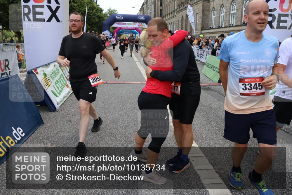 06.09.2026 - CURREX Alsterlauf Strokosch-Dieckow http://msf.ph/oto/10135734 06.09.2026 10:10:48 Ziel 2058, 2365, 2589, 2734, 3345, 3348, 3649, 3840, 3930, 4077, 4167, 4211, 4238, 4697, 4959, 6434 meine-sportfotos.de